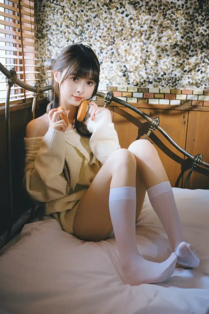 设计师使用画图软件场景